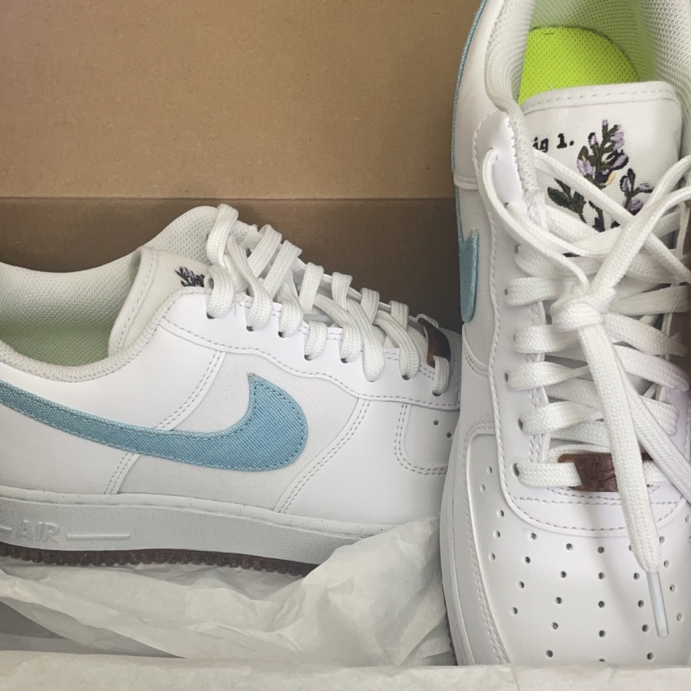 Men’s Air Force 1 '07 LV8 'Indigo' Authentic Size 9